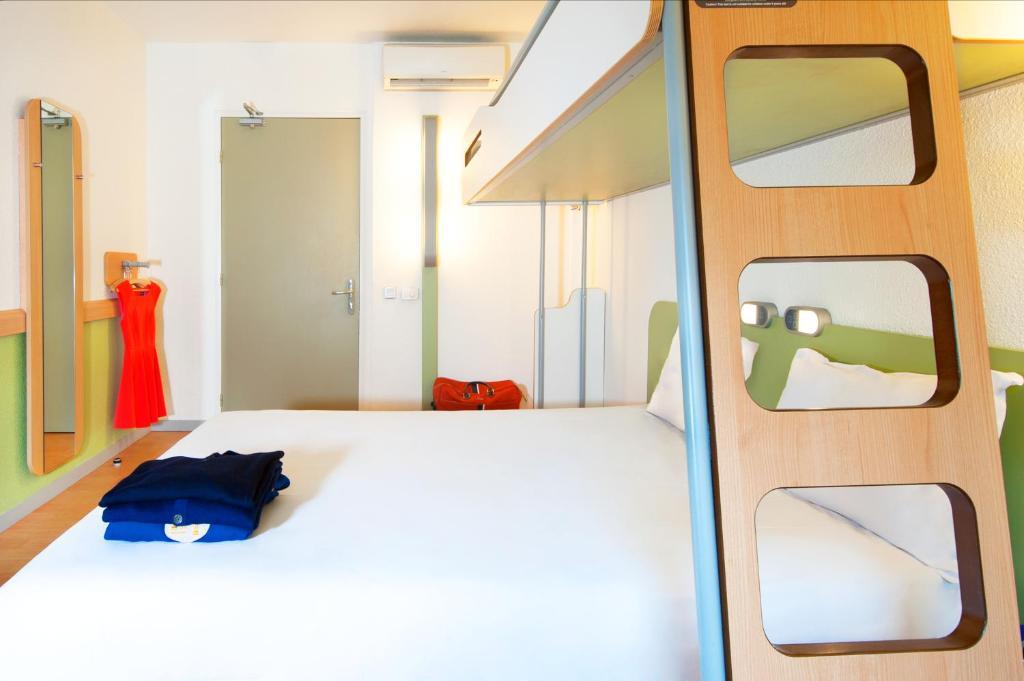 Ibis Budget Romorantin Quarto foto
