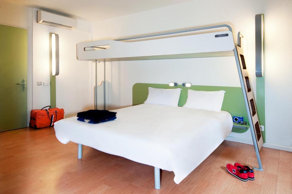 Ibis Budget Romorantin Quarto foto